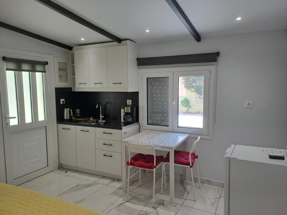 Vicky'S Place,Near Athens Airport โกโรปิออน ภายนอก รูปภาพ
